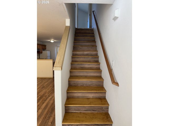 8728 Se DIVISION St, Portland, OR 97266