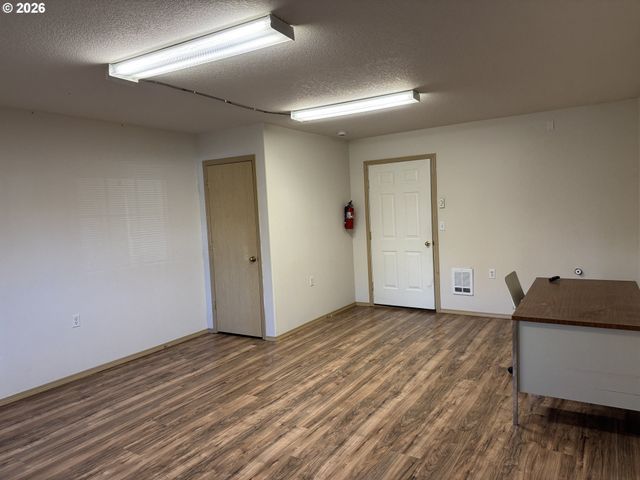 8728 Se DIVISION St, Portland, OR 97266