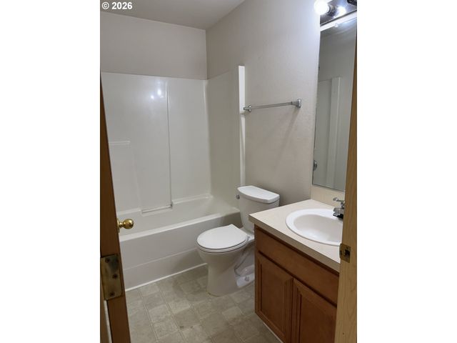 8728 Se DIVISION St, Portland, OR 97266