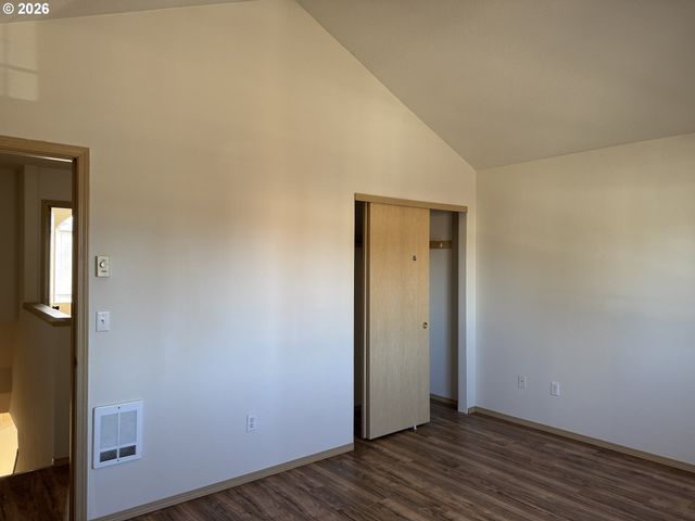 8728 Se DIVISION St, Portland, OR 97266