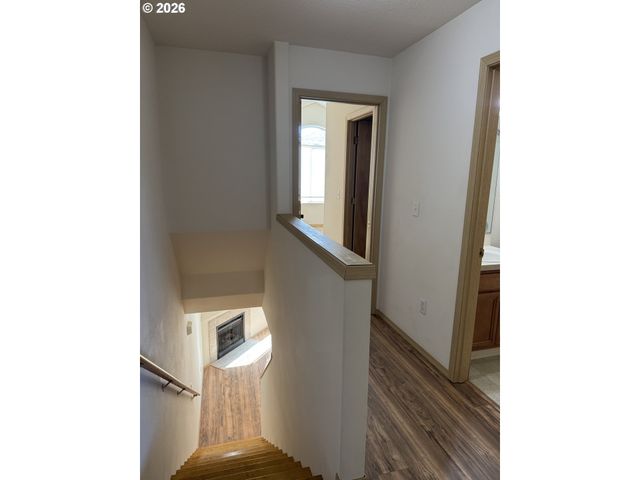 8728 Se DIVISION St, Portland, OR 97266