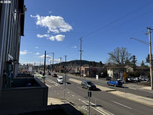 8728 Se DIVISION St, Portland, OR 97266