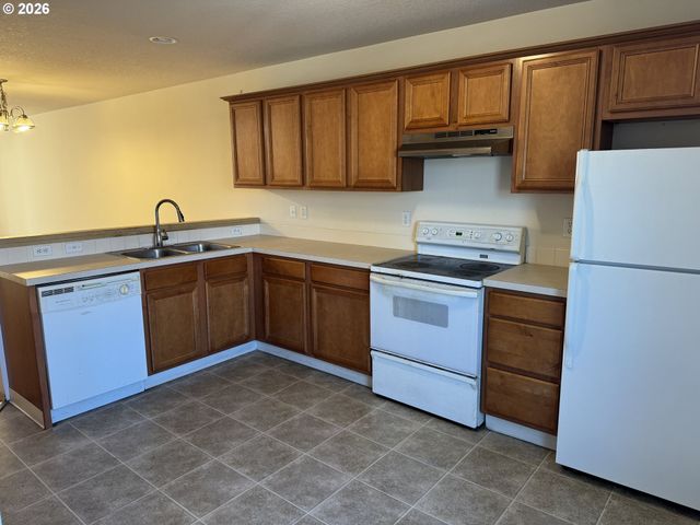 8728 Se DIVISION St, Portland, OR 97266