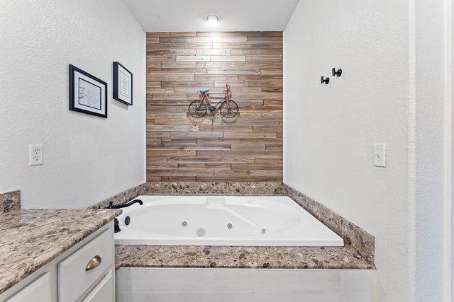 60 Murphy Drive, Bella Vista, AR 72715