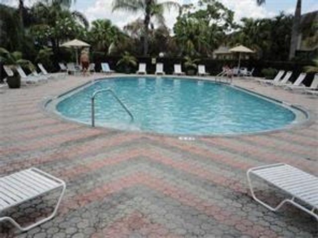 5168 NE 6th Avenue 430, Oakland Park, FL 33334