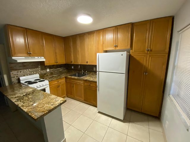 5168 NE 6th Avenue 430, Oakland Park, FL 33334
