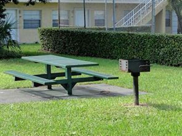 5168 NE 6th Avenue 430, Oakland Park, FL 33334