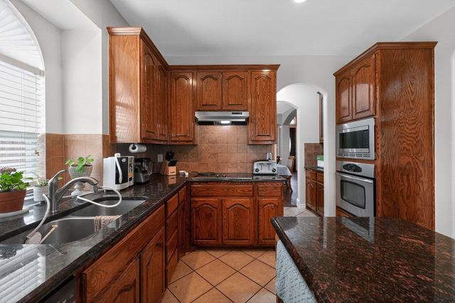 802 Myers Meadow Drive, Garland, TX 75043