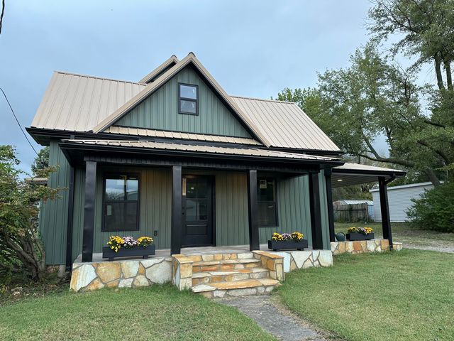 306 W 3rd Street, Miller, MO 65707