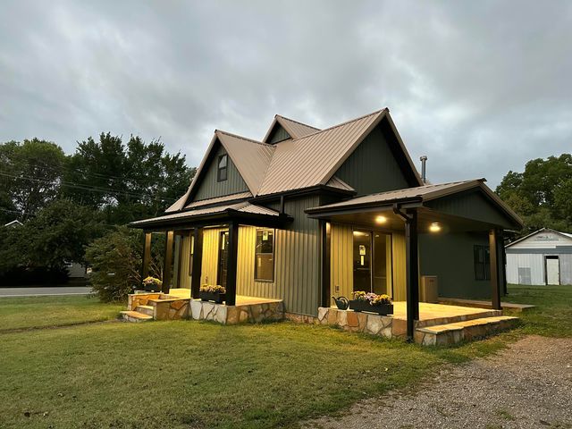 306 W 3rd Street, Miller, MO 65707