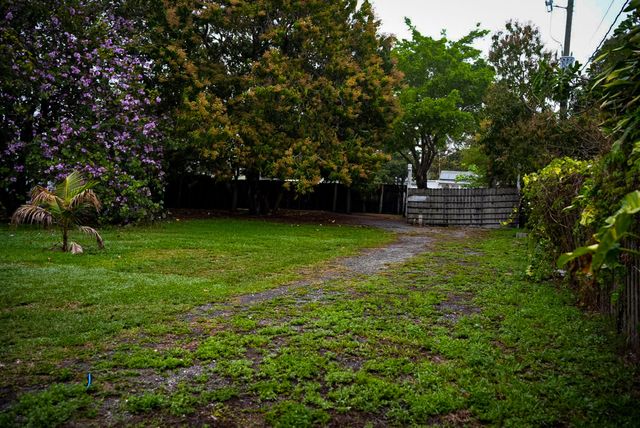 3825 Lakewood Road, Palm Springs, FL 33461