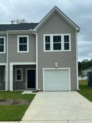 8712 Silver Perch Lane, North Charleston, SC 29420