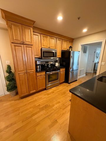14 Ames Ave C, Canton, MA 02021