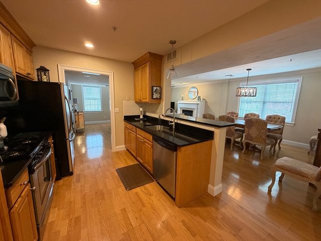 14 Ames Ave C, Canton, MA 02021