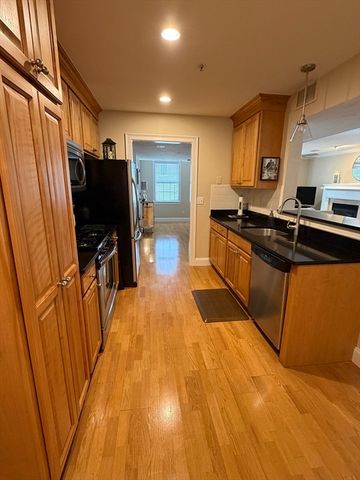 14 Ames Ave C, Canton, MA 02021