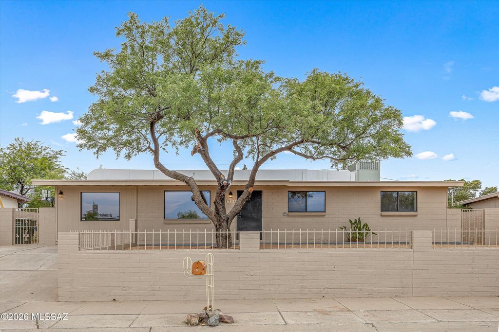 3720 E Concord Sv Stravenue E, Tucson, AZ 85706