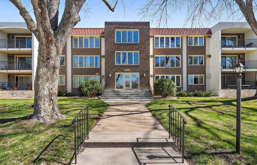 4401 Parklawn Avenue 301W, Edina, MN 55435 — exterior