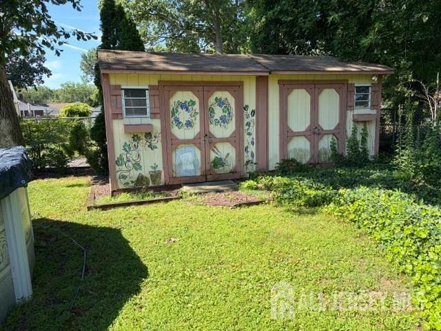 25 chase Avenue, Avenel, NJ 07001