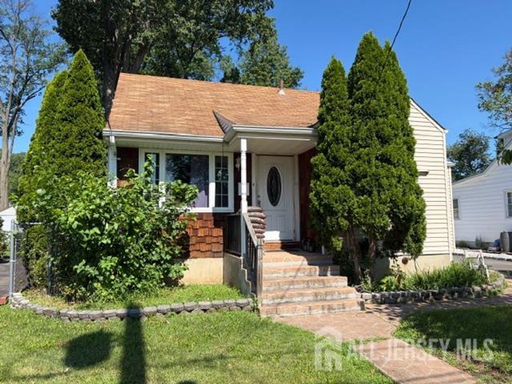 25 chase Avenue, Avenel, NJ 07001