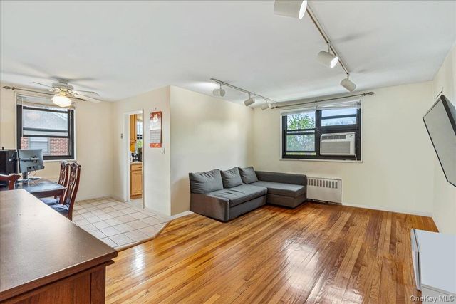 160-10 Cross Island Parkway 6-178, Whitestone, NY 11357