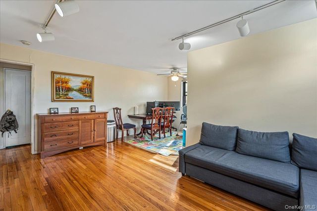 160-10 Cross Island Parkway 6-178, Whitestone, NY 11357