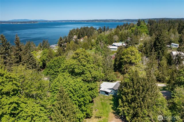 22504 Maple Drive NW, Lakebay, WA 98349
