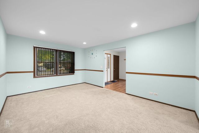 1091 COLONY LAKE Drive, Schaumburg, IL 60194