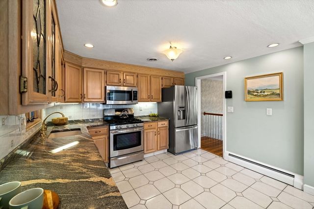 14 Belmont Rd, Burlington, MA 01803