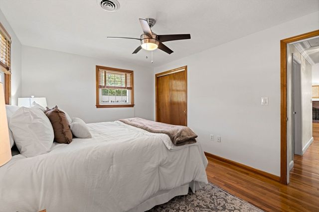 14 Belmont Rd, Burlington, MA 01803