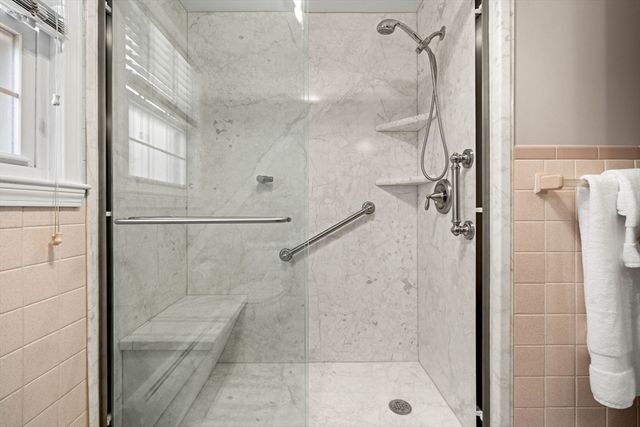 14 Belmont Rd, Burlington, MA 01803