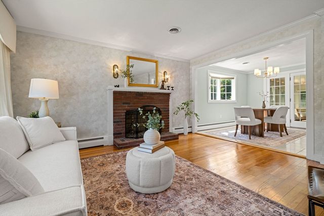 14 Belmont Rd, Burlington, MA 01803