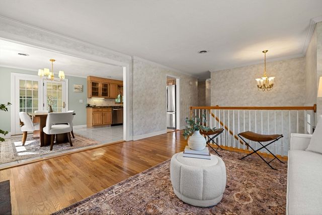14 Belmont Rd, Burlington, MA 01803