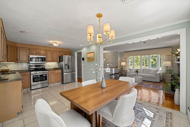 14 Belmont Rd, Burlington, MA 01803