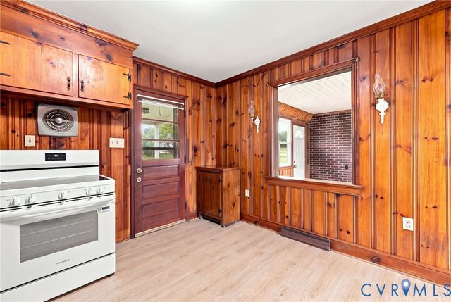 5002 Glendale Ave, Dinwiddie, VA 23803