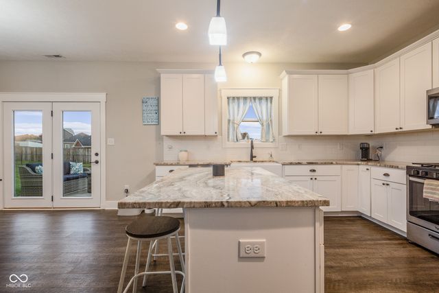 637 E Benjamin Street, Ellettsville, IN 47429