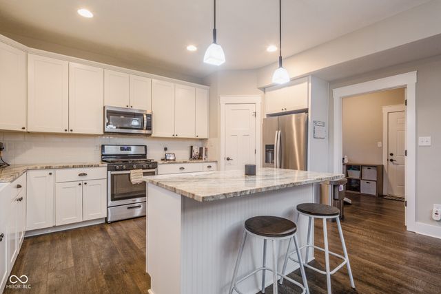 637 E Benjamin Street, Ellettsville, IN 47429