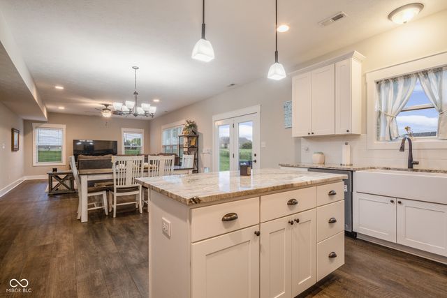 637 E Benjamin Street, Ellettsville, IN 47429