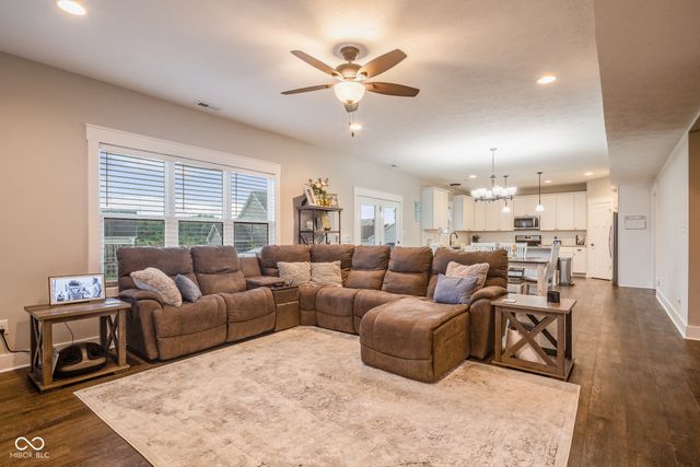 637 E Benjamin Street, Ellettsville, IN 47429