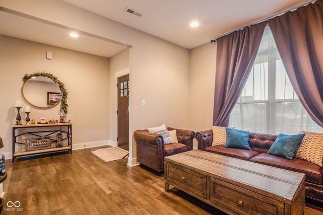 637 E Benjamin Street, Ellettsville, IN 47429