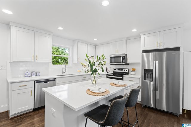 4212 MILHAVEN DRIVE, Vestavia Hills, AL 35243