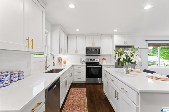 4212 MILHAVEN DRIVE, Vestavia Hills, AL 35243