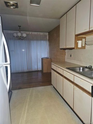 1922 Thornhill Place, Detroit, MI 48207