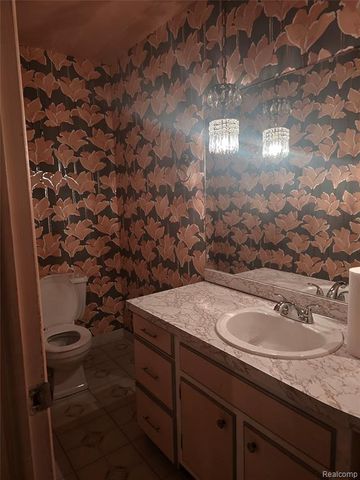 1922 Thornhill Place, Detroit, MI 48207