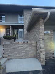 1922 Thornhill Place, Detroit, MI 48207