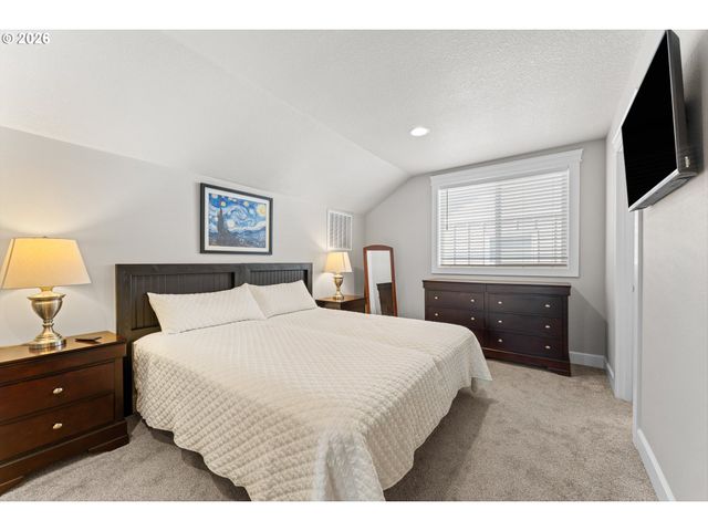 142 Nw CANYON CREEK Dr, Mc Minnville, OR 97128