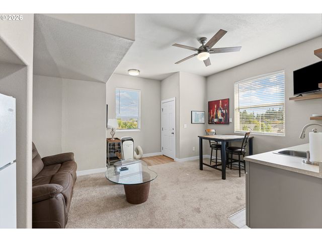 142 Nw CANYON CREEK Dr, Mc Minnville, OR 97128