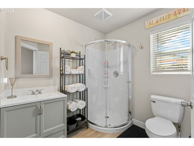 142 Nw CANYON CREEK Dr, Mc Minnville, OR 97128