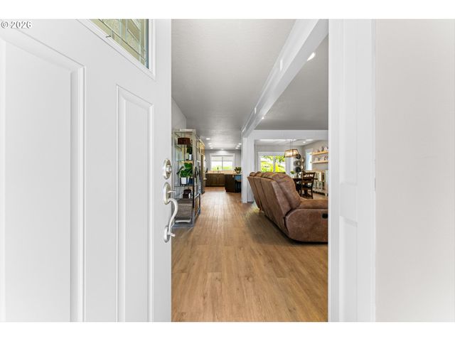 142 Nw CANYON CREEK Dr, Mc Minnville, OR 97128