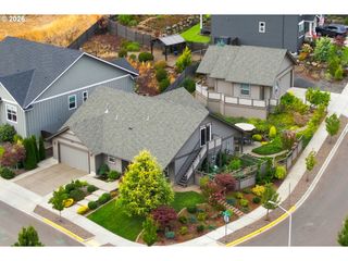 142 Nw CANYON CREEK Dr, Mc Minnville, OR 97128
