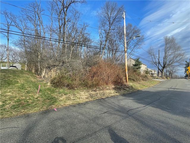 863 Dunster St, Brookline, PA 15226